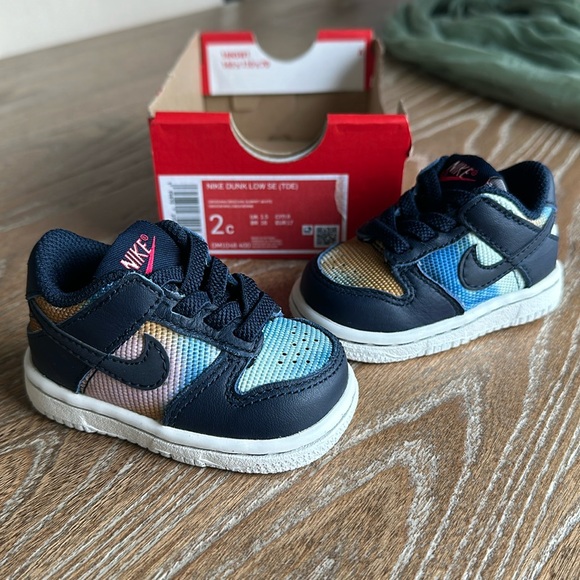 Nike Dunk Low SE - Picture 1 of 4